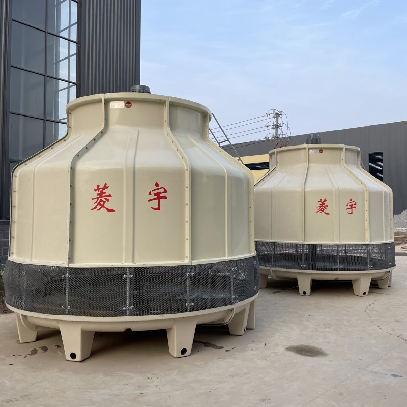 河南新鄉礦山集團兩臺菱宇LYT--200L圓形玻璃鋼冷卻塔安裝完成